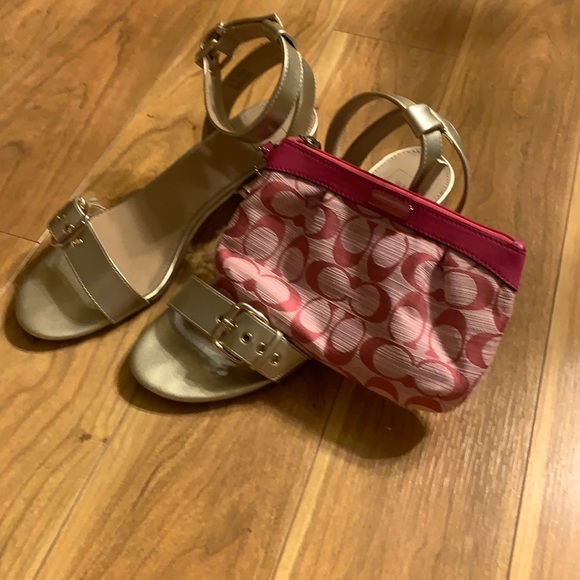 Adorable Pink Coach Wristlet - Picture 2 of 6